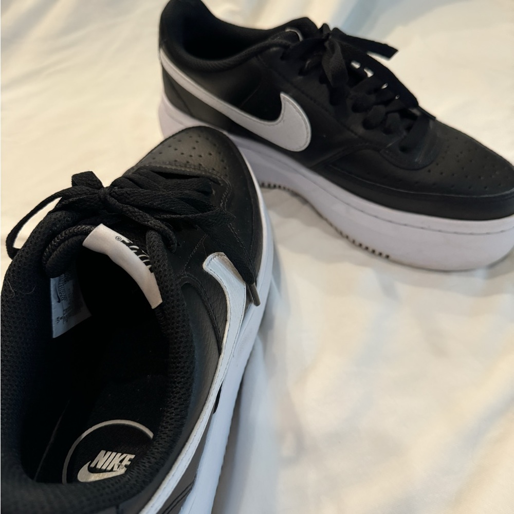 Nike Alta court